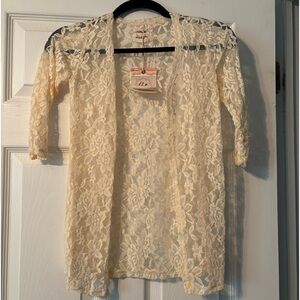 I feel closer, young girls, cream, lace tunic